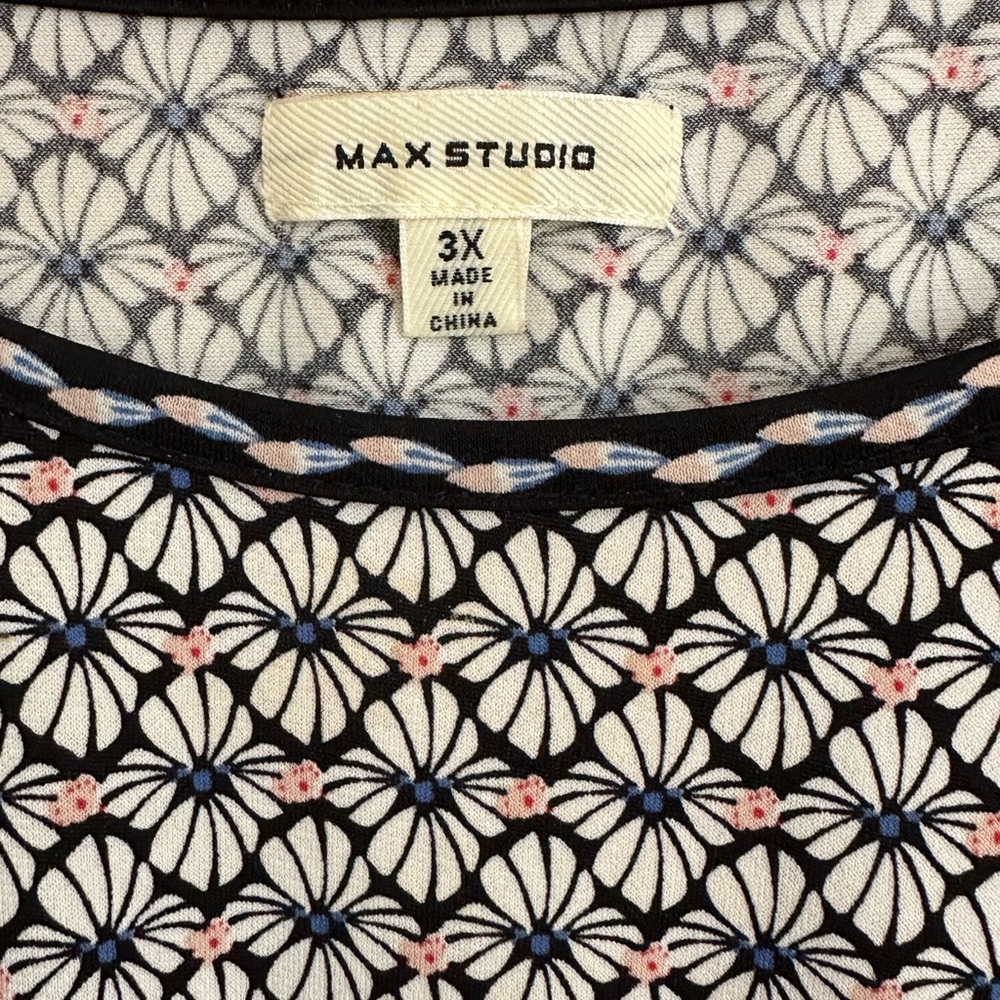 Max Studio Top - Picture 4 of 4